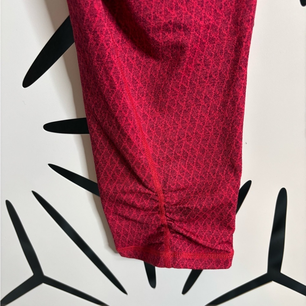 Prana Misty Knicker Capri Leggings – Fuchsia Red Geometric Print – Sz XS - Picture 4 of 11